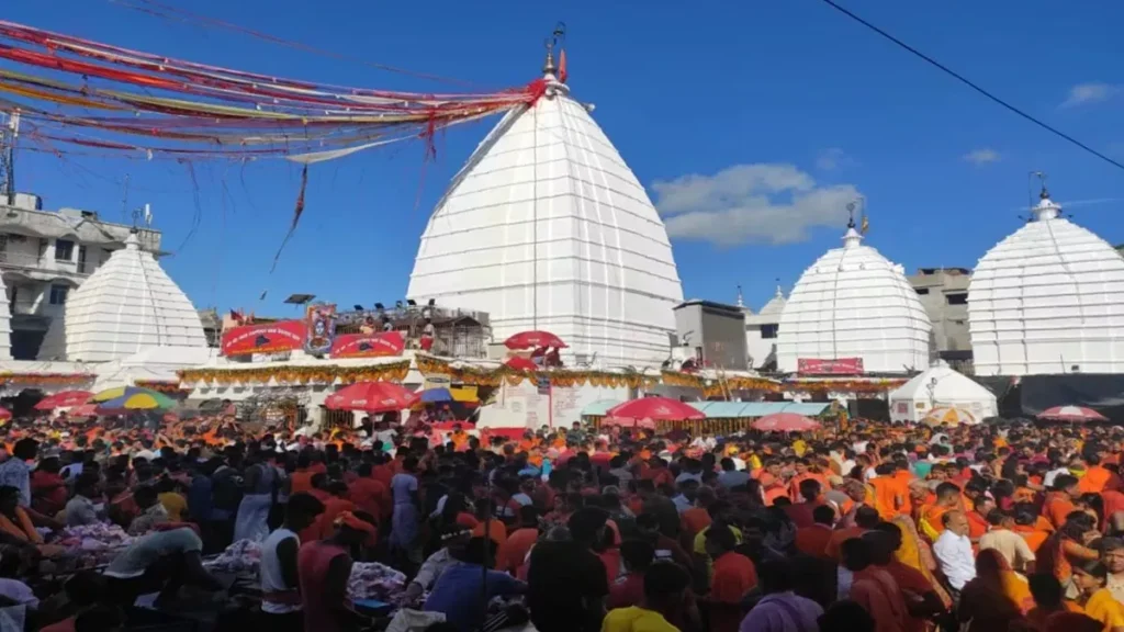 देवघर में आज टूटेगा रिकॉर्ड! पहली सोमवारी पर 2 लाख से ज्यादा कांवरियों के पहुंचने का अनुमान