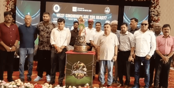 वेस्ट सिंहभूम T20 लीग का क्रिकेट फीवर शुरू, चाईबासा में ट्रॉफी का हुआ अनावरण