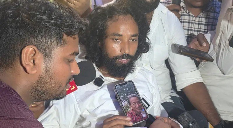 पेपर लीक के खिलाफ अनशन पर बैठे देवेंद्र महतो से सोनम वांगचुक ने की बात, बोले- अनशन के साथ पानी भी छोड़ना ठीक नहीं